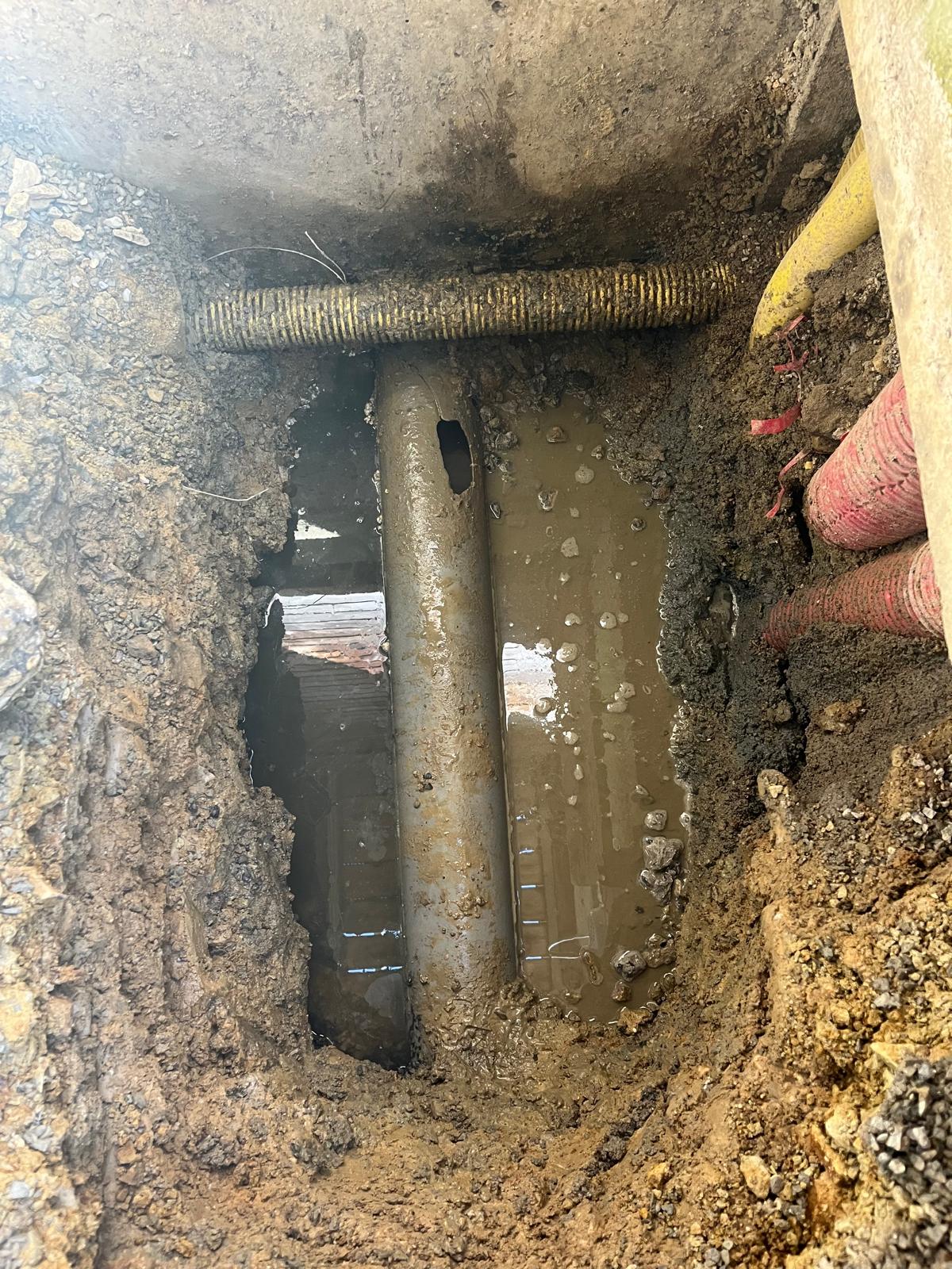Canalisation défectueuse située sous une terrasse à Saint-Jacques-de-la-Lande